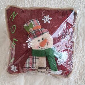 Snowman Christmas Holiday Pillow with Plaid Accents, 12 x12, NWT